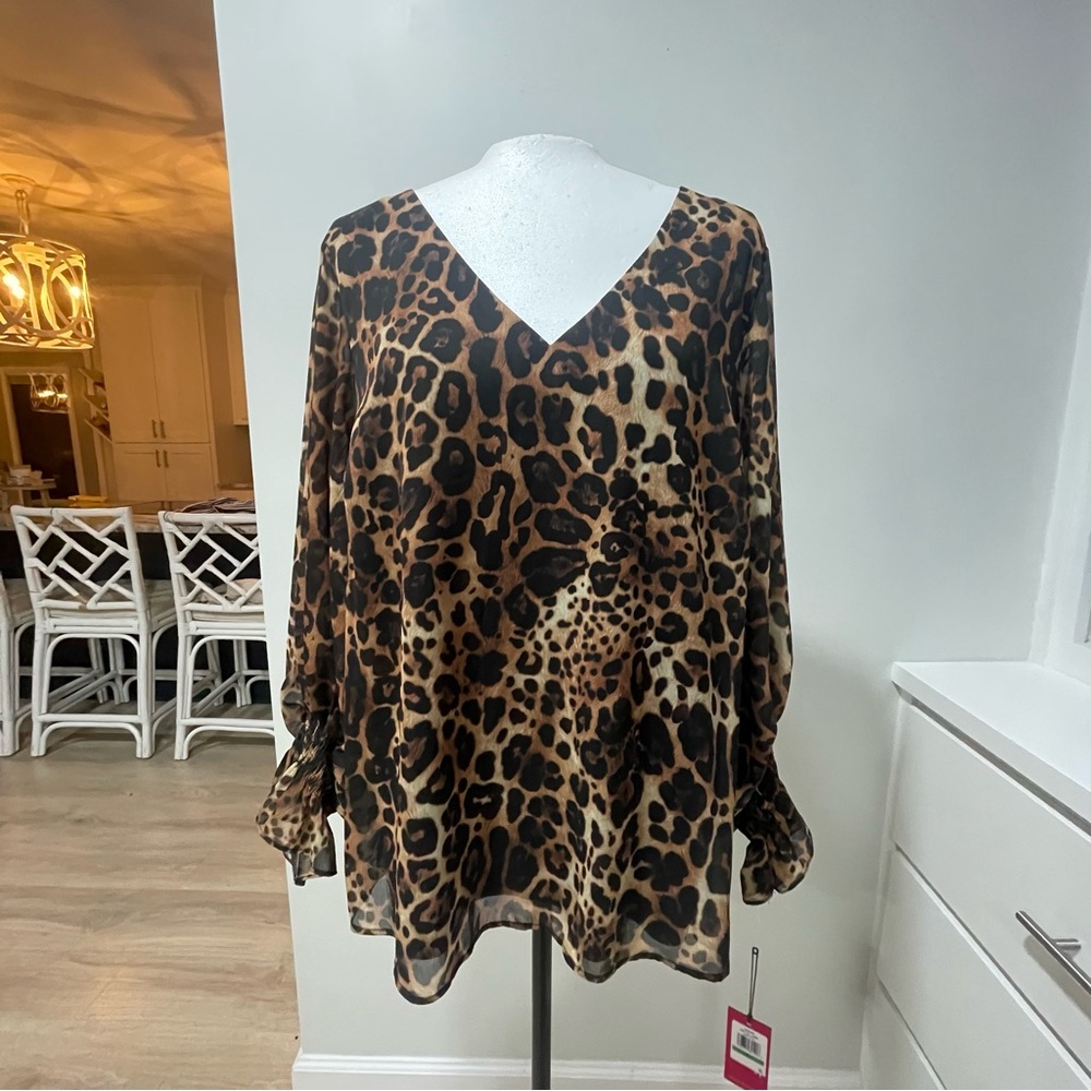NWT Vince Camuto Leopard Top Cheetah Office Lined Lightweight Animal Print